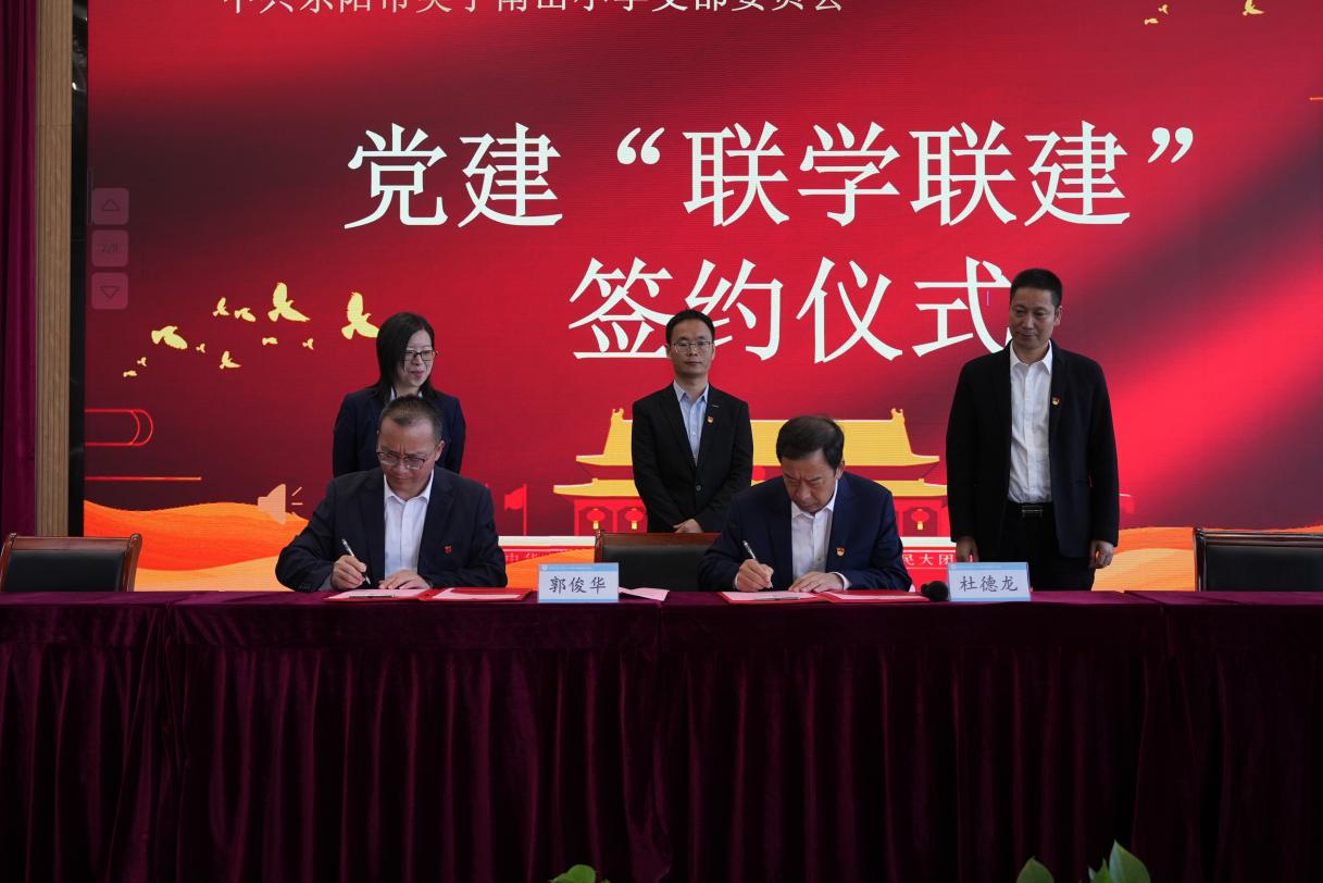 b8b17303ba0f4beca9abd8e32a7cbb28.jpg b8b17303ba0f4beca9abd8e32a7cbb28.jpg